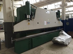 Vendesi pressa piegatrice OMAG