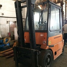 Vendesi carrello elevatore elettrico Still