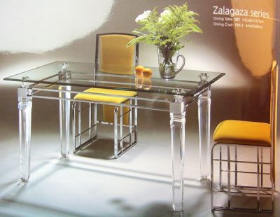 Tavolo in cristallo nuovo