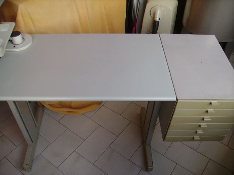 Scrivania Olivetti 