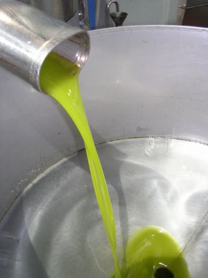 OLIO EXTRA VERGINE DI OLIVA SICILIANO (Annata 2010-11)  DAL PRODUTTORE AL CONSUMATORE 