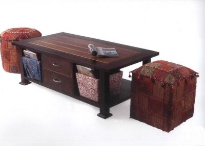 TAVOLI, TAVOLINI E SEDUTE