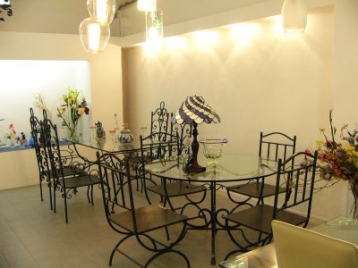 Tavolo in ferro pieno  nuovo