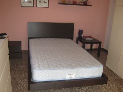 letto 1 piazza 1/2 + comodino