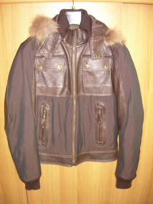 Stock giubbini in pelle