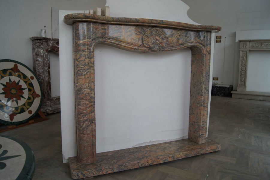 Caminetto in marmo Radica