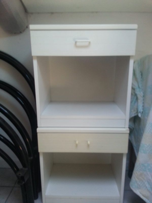 Due comodini   e mobiletto da bagno