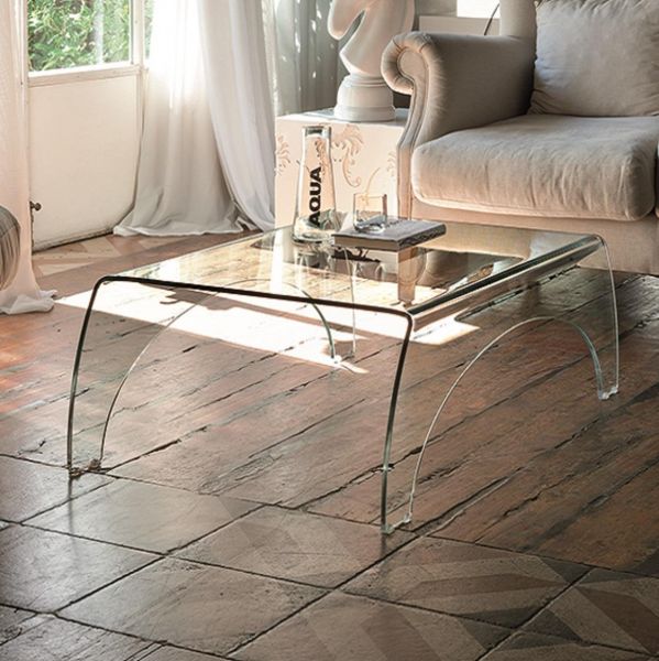 Tavolini in vetro curvato