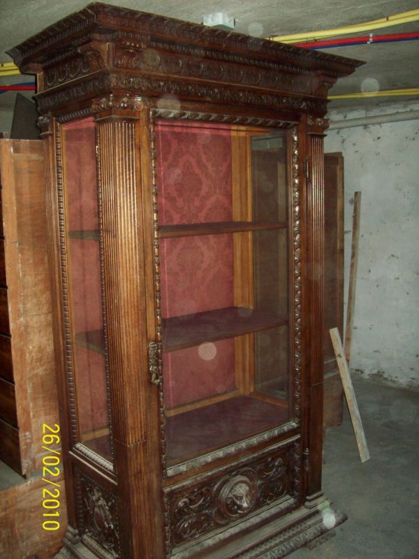 Vendo importante mobile a vetrina per soggiorno