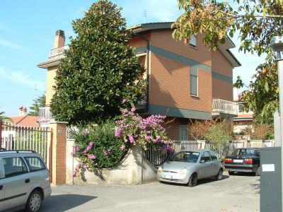 PAVONA CENTRO. VIA COMO VILLA INDIPENDENTE