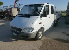 Vendesi autocarri Mercedes