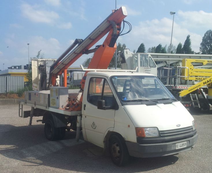 Piattaforma aerea 12 metri su Ford Transit 