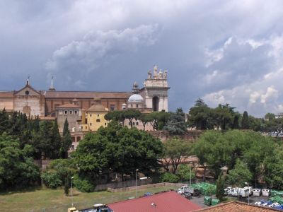 ***AFFITTASI STANZE DOPPIE/SINGOLE ENORMI PER SOLO MESE DI AGOSTO!!!***PREZZI OTTIMI  ***URGENTE*** 