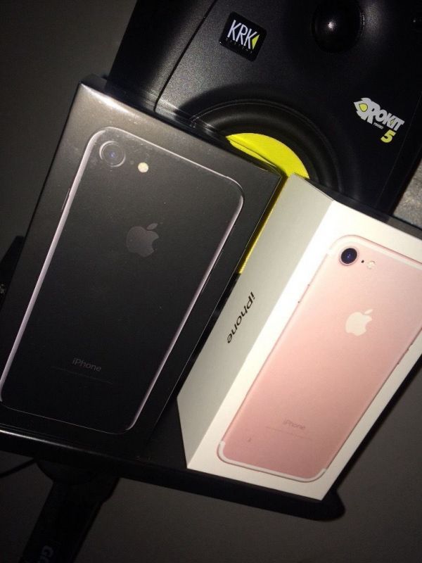 Apple iPhone 7 32GB  per  400 Euro e Apple iPhone 7 PLUS 32GB per 430 Euro