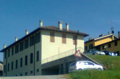 MERONE : TRILOCALE Ingresso indipendente