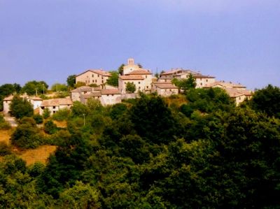 AFFITTASI CASE VACANZA IMMERSE NEL VERDE APPENNINO UMBRO VICINO SPOLETO