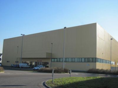 BRESCIA EST FRONTE A4 � AFFITTO 2 GRANDI IMMOBILI COMMERCIALI