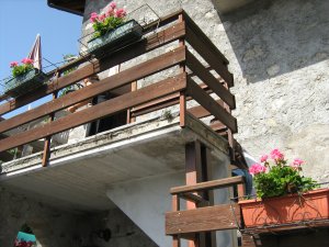 BORNO (BS) Media Valcamonica, centro storico, a 3km dalle piste da sci AFFITTO bilocale 4/5 posti