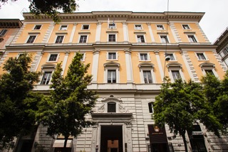 Roma, Via Veneto, stanza arredata in Business Center, servizi inclusi