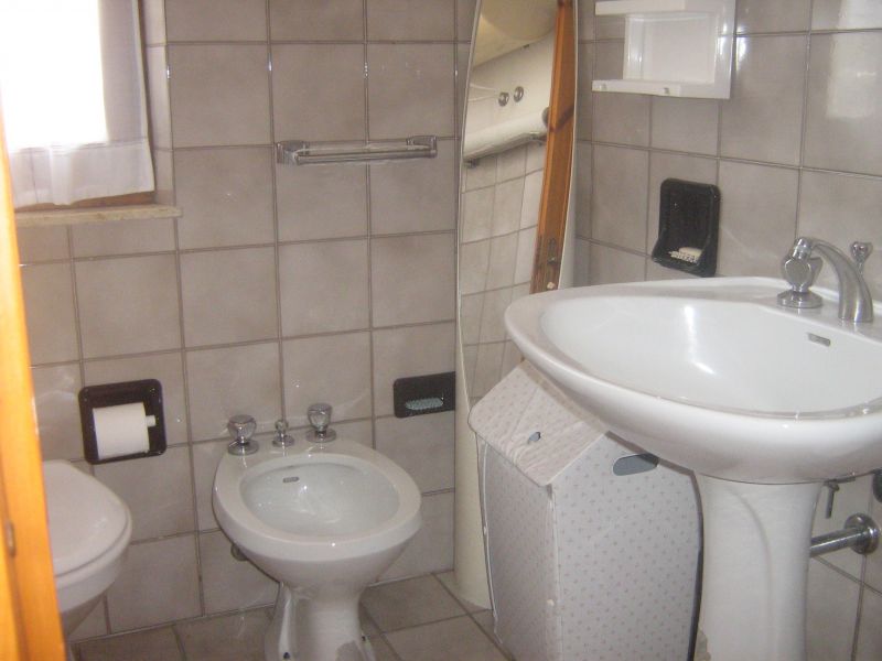 Casa pressi balneazione con veranda vista mare, famiglia 4 persone. No animalii