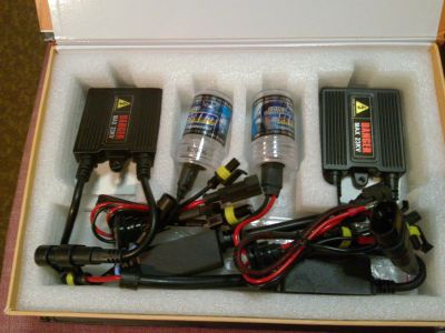 Kit fari luci Xeno Canbus bi-xenon H1 H3 H4 H7 H11 H13 qualsiasi auto