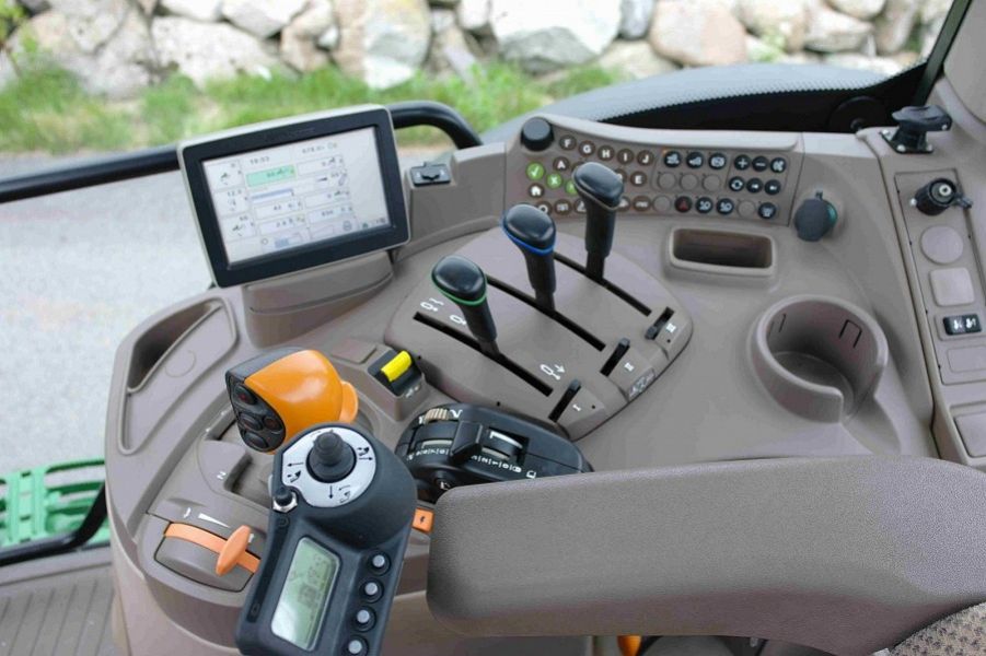 Trattore John Deere 6115R, Autoquad Quicke 46