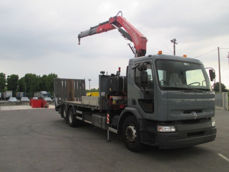 Carrellone con gru Fassi F230 e verricello