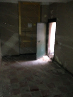 Genova Centro Affitto � 300 mensili 4 locali uso magazzino