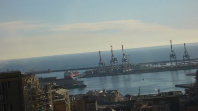 Vendesi libero ampio 6 v.centralissimo Via Napoli Genova