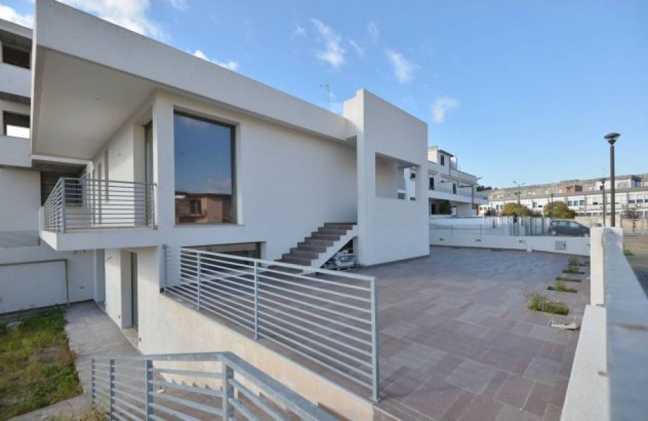 Lecce centro villa di recente costruzione 