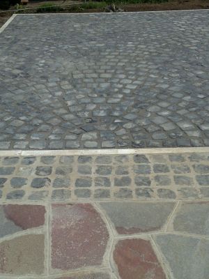 Pavimenti e rivestimenti in pietra naturale