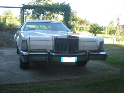 Lincoln Continental Mark IV