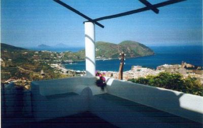 LIPARI (Isole Eolie) - Bilocale affittasi dal 25 giugno al 5 agosto e dal 21 agosto al 15 settembre