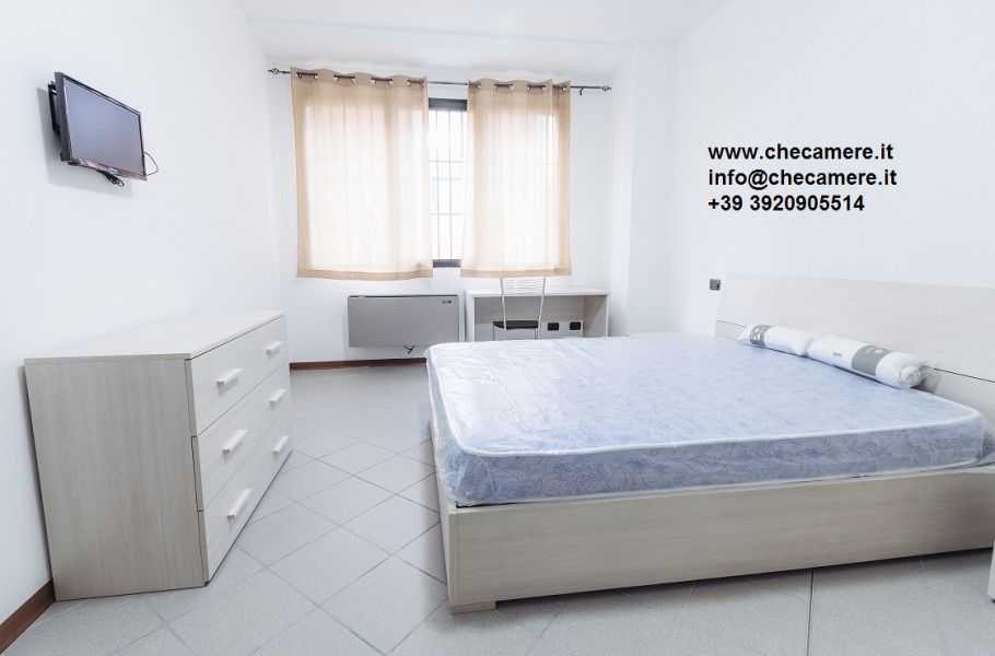 AFFITTASI singola STANZA MILANO con DOCCIA PRIVATA 450euro