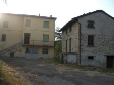 Azienda Agricola con 19 ettari di terreno a Varano d� Melegari