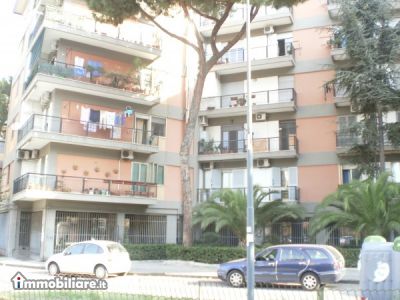 Napoli Parco INCIS Ottimo Grande Appartamento libero