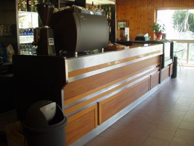 Affittasi locali per attivit� commerciale  zona mare