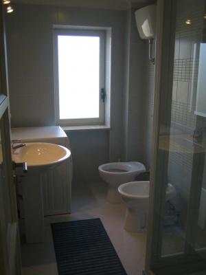 FITTO A STUDENTESSA UNIVERSITARIA DI FISCIANO STANZA SINGOLA