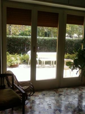 MONDELLO VIA MARGHERITA DI SAVOIA APPARTAVILLA PIANO TERRA CON GIARDINO