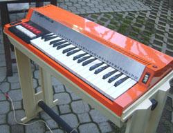 ORGANO BONTEMPI ANNI '70 FUNZIONANTE OFFRO A COLLEZIONISTI