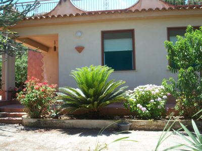 VILLA SING 4 VANI 97 MQ GIARDINO ALBER 1000 MQ Altavilla Milicia (Palermo)   (185.000 �)