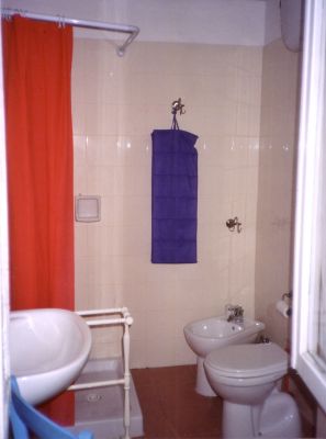 offro due stanze adatte a studentesse