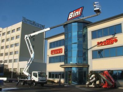 PIATTAFORMA AEREA APACHE DA 324 SU NISSAN O RENAULT 35 Q.LI PTT