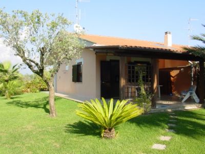 Villa Barbie a Fondi Lido vicino al mare, max 6 posti letto 