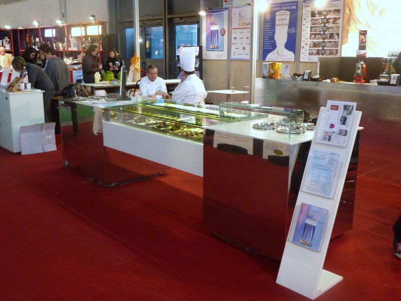 Vetrina Pasticceria, Pralineria refrigerata a diverse temperature