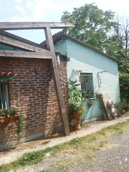 Vendesi casa indipendente con giardino a Tonfano, Pietrasanta