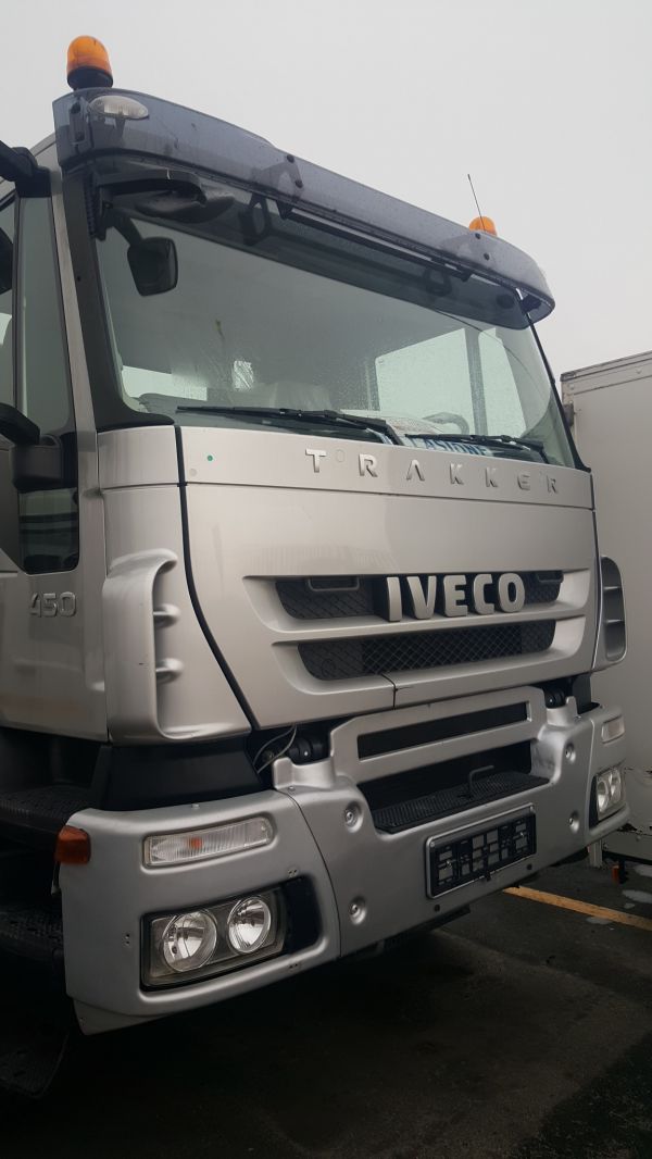 Autocarro Iveco Trakker AD440T45