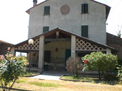 RUSTICO INDIPENDENTE  CON STALLA ANTICA  A SAN SECONDO 