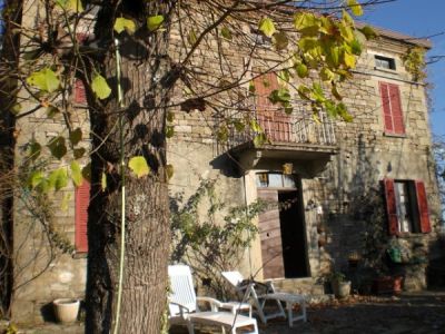 RUSTICO INDIPENDENTE IN SASSI CON VISTA PANORAMICA 