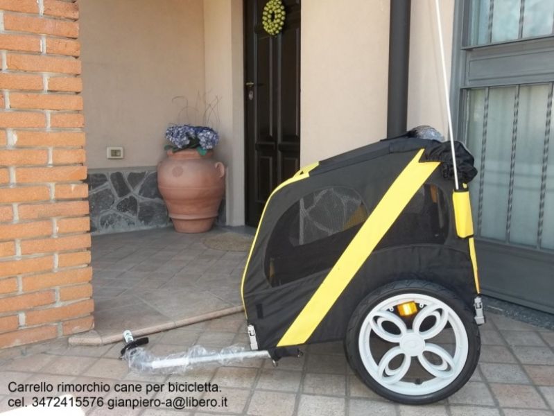 Rimorchio cane per bicicletta.